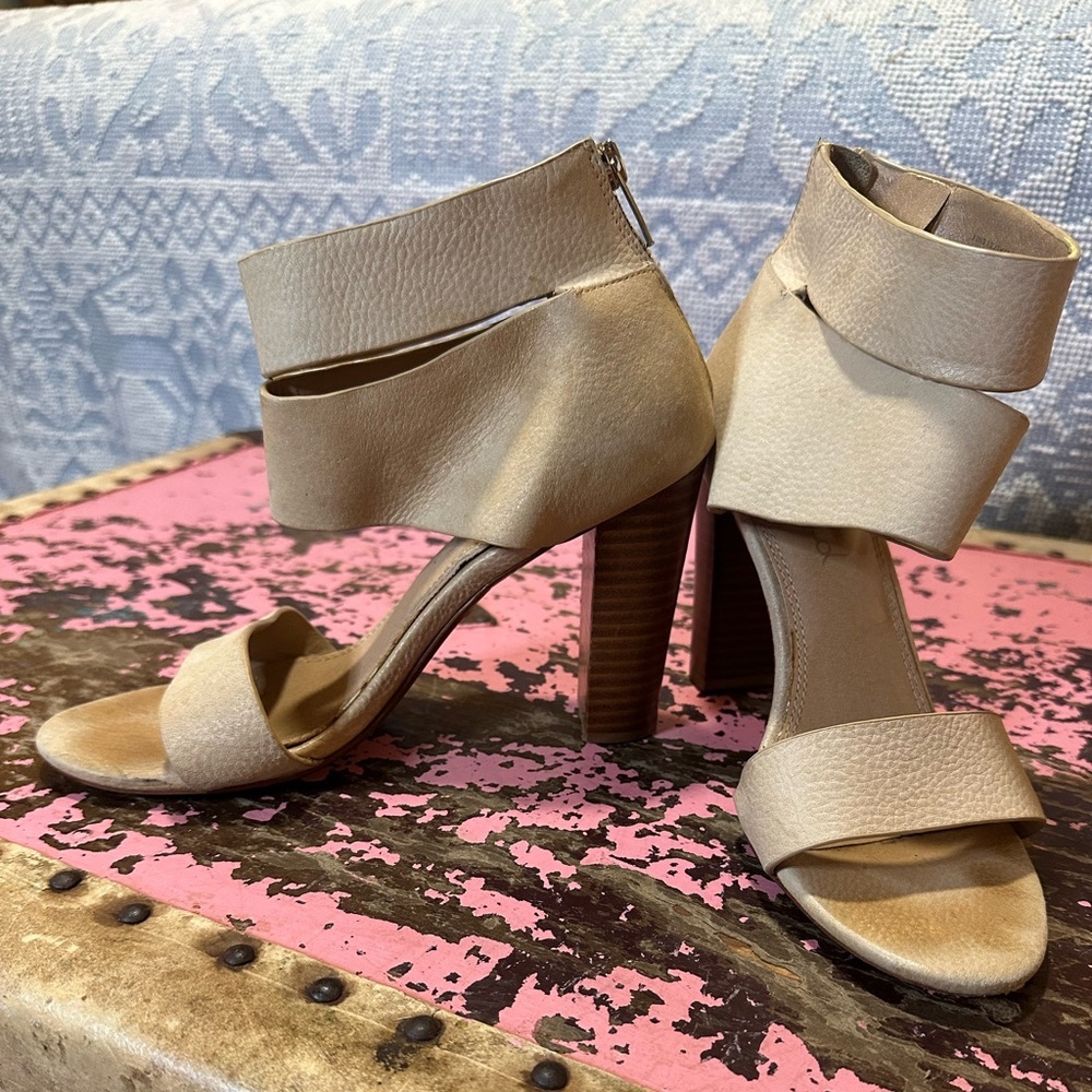 SPLENDID Tan leather “Jessa” heeled sandal sz 7.5 - Picture 4 of 12